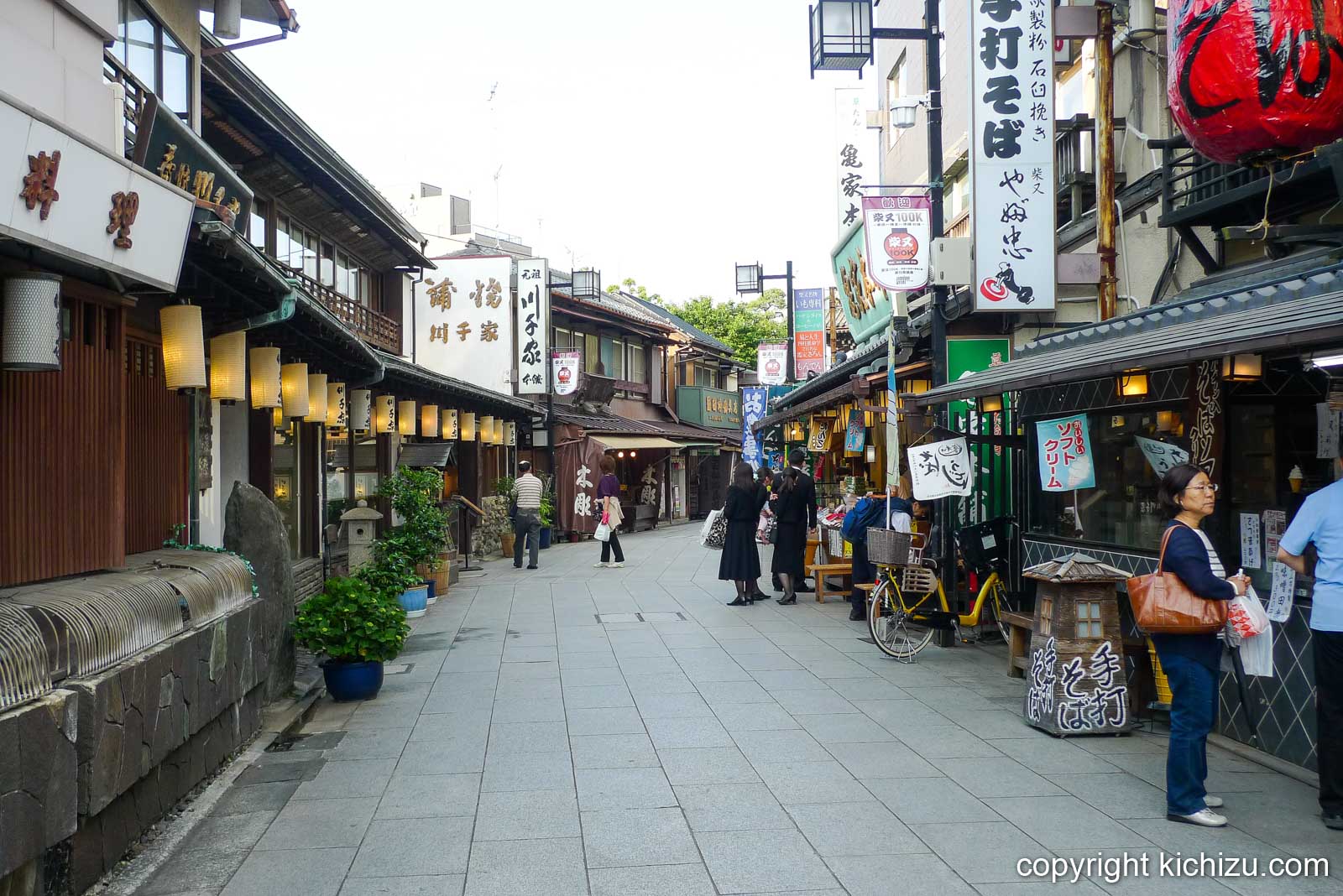 柴又帝釈天門前参道1
