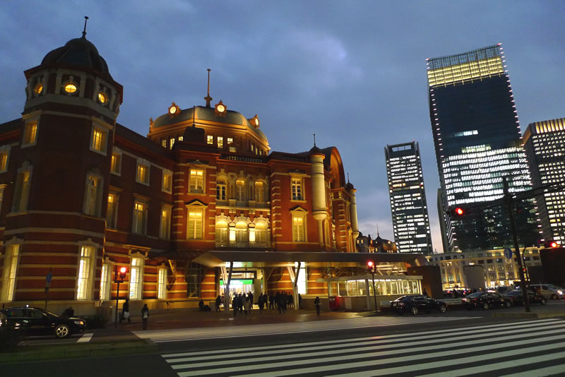夜の東京駅丸の内北口